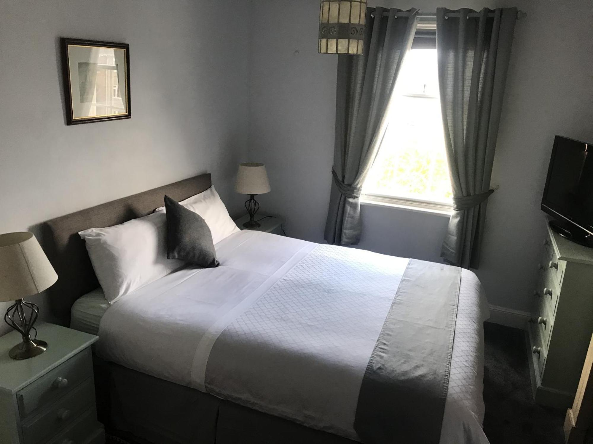 The Red House Hotel Grantham Room photo